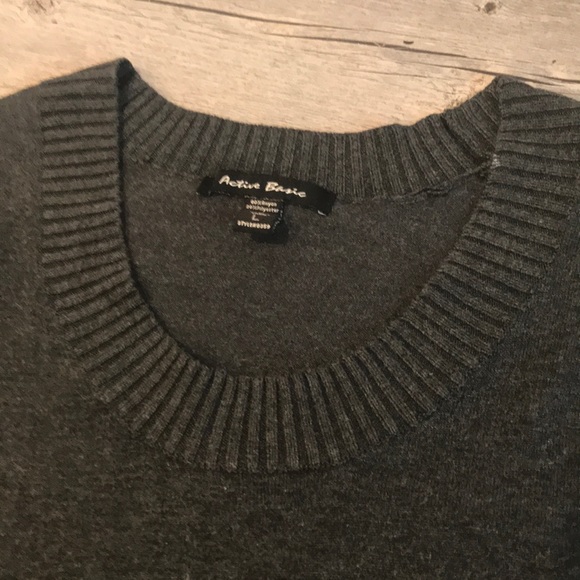 Sweater - Picture 4 of 5